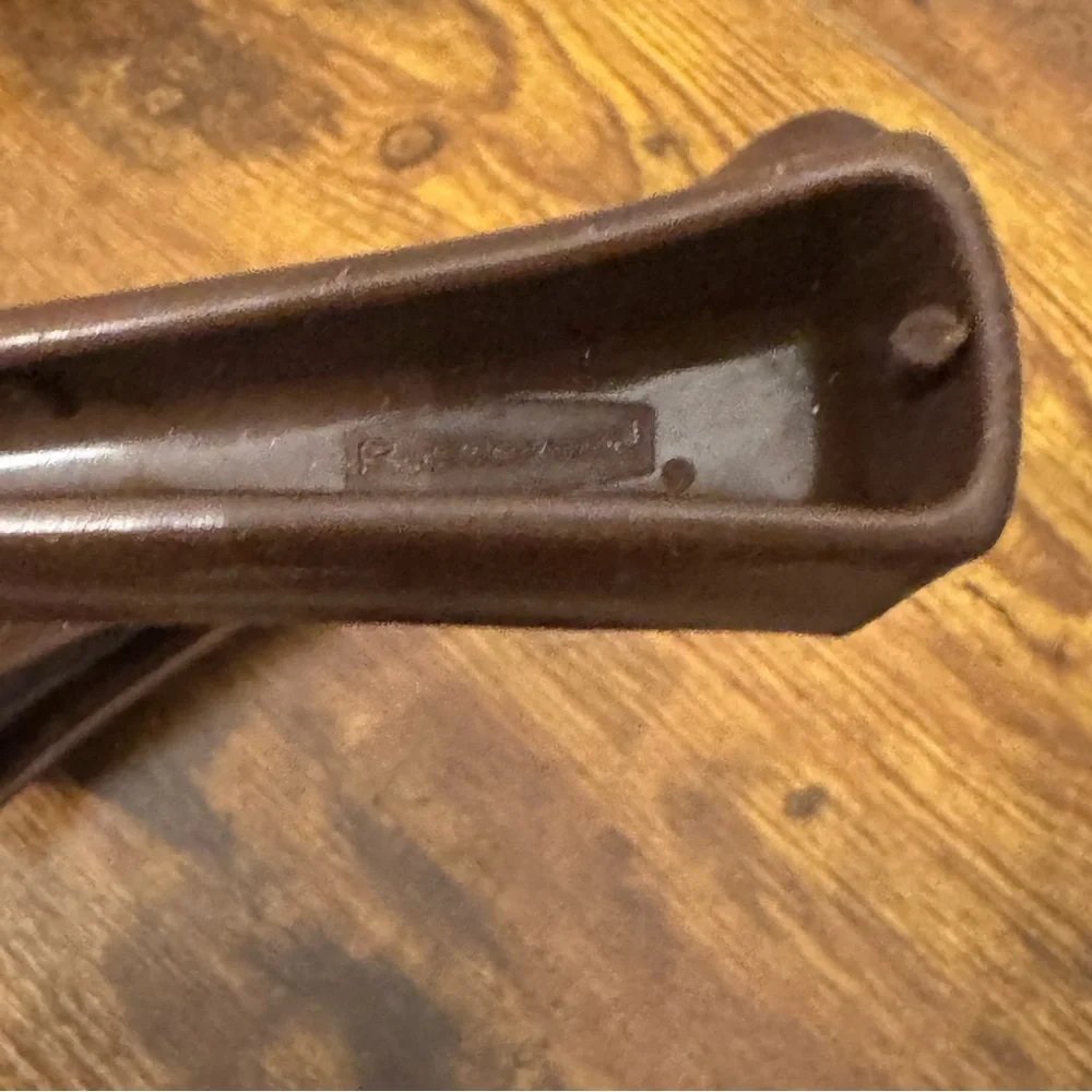 Vintage Rubbermaid #1910 Brown Plastic Ice Cream Scoops 7½″ Pair‎ USA